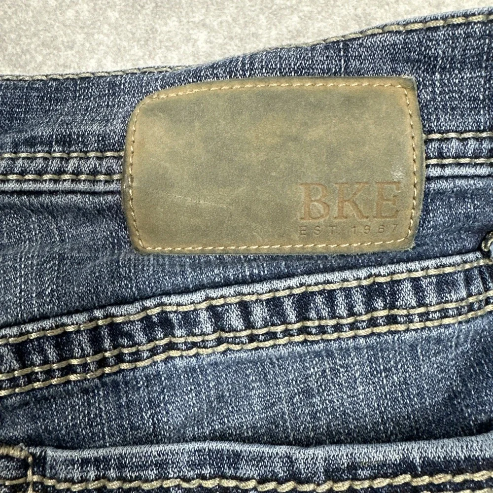 BKE Men's Mason Slim‎ Straight Leg 33X32 Stretch Denim Whiskered Jeans